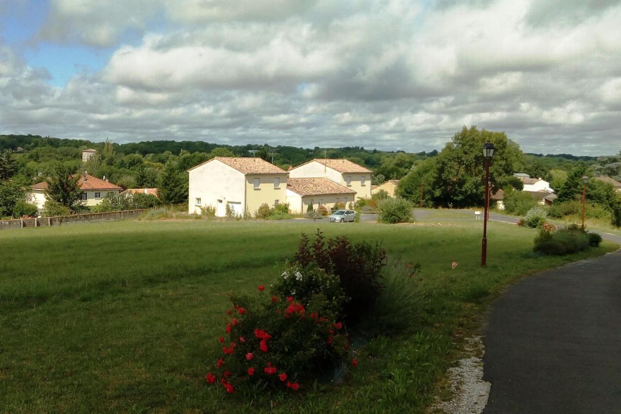 BonAbri Vacances - Chambres d'hôtes Chazelles  Exterior foto