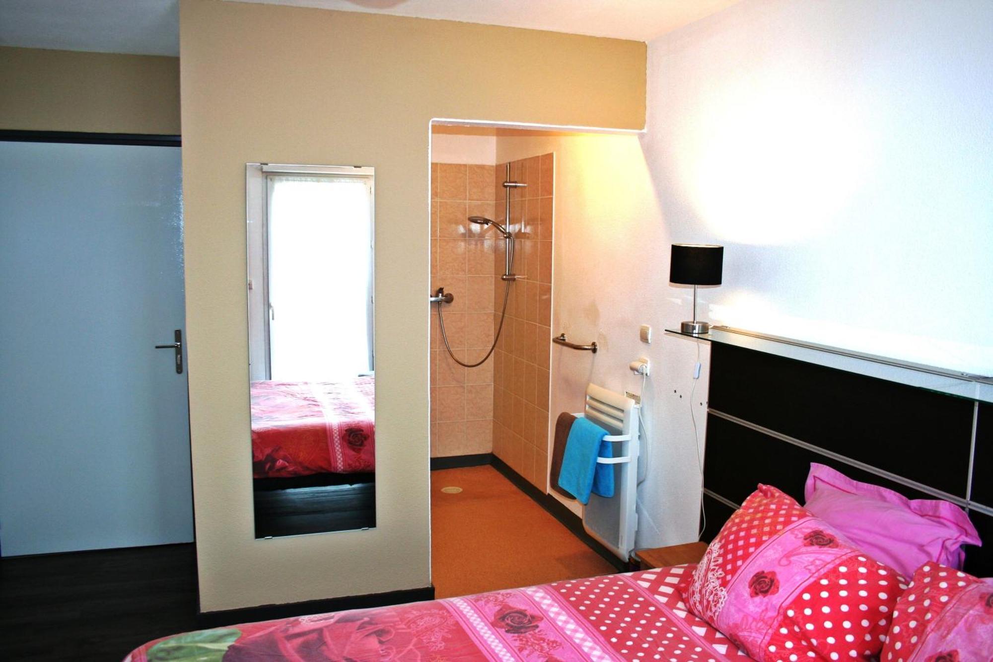 BonAbri Vacances - Chambres d'hôtes Chazelles  Quarto foto